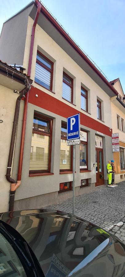 Centrum Apartman Leyla Бардеев Екстериор снимка