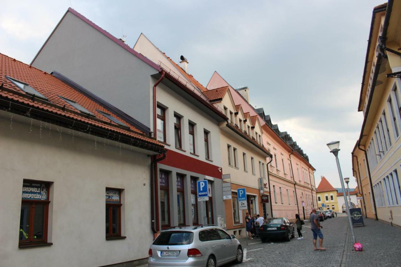 Centrum Apartman Leyla Бардеев Екстериор снимка