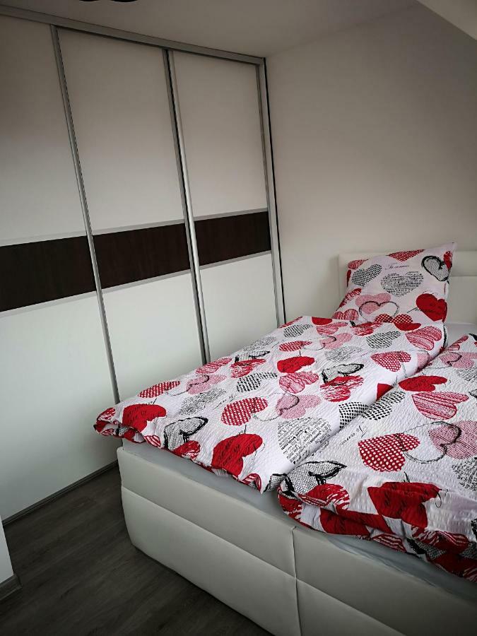 Centrum Apartman Leyla Бардеев Екстериор снимка